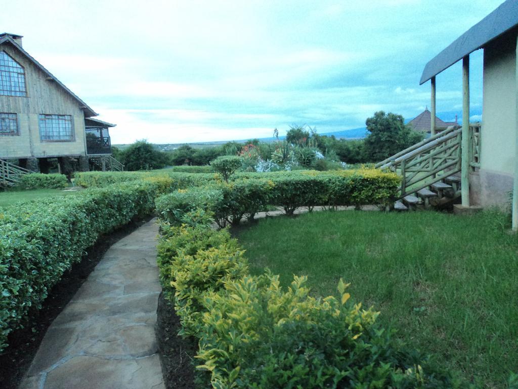 Sangare Gardens Hotel Mweiga Buitenkant foto